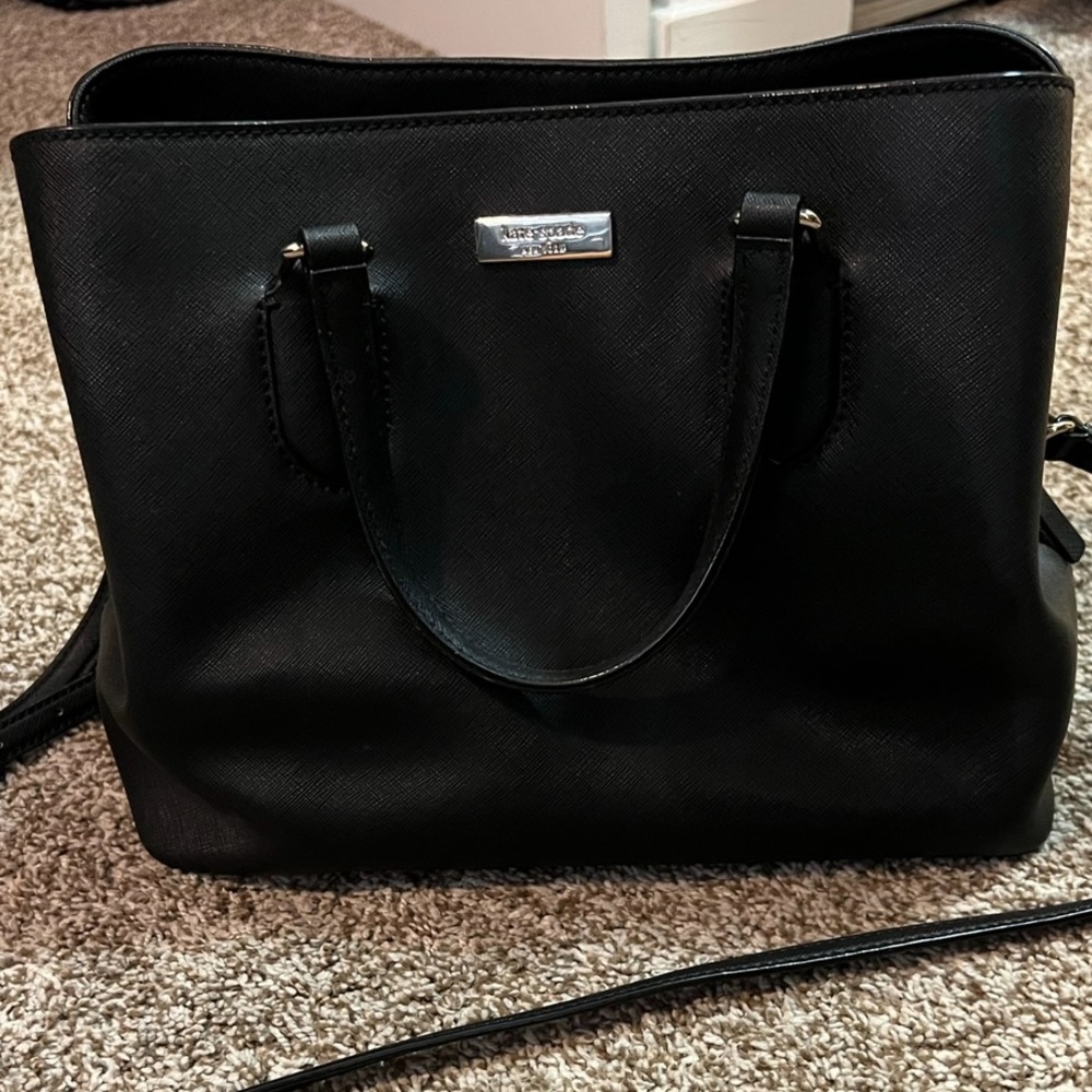 Kate Spade purse like New. Black Shell Armazon